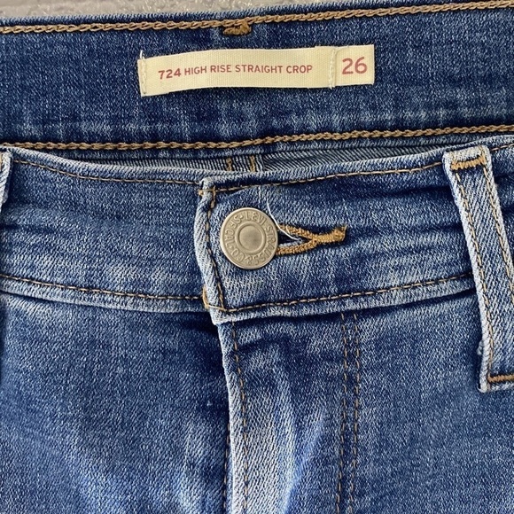 Levi’s High Rise Slim Straight Crop Distressed Jeans - Picture 6 of 16